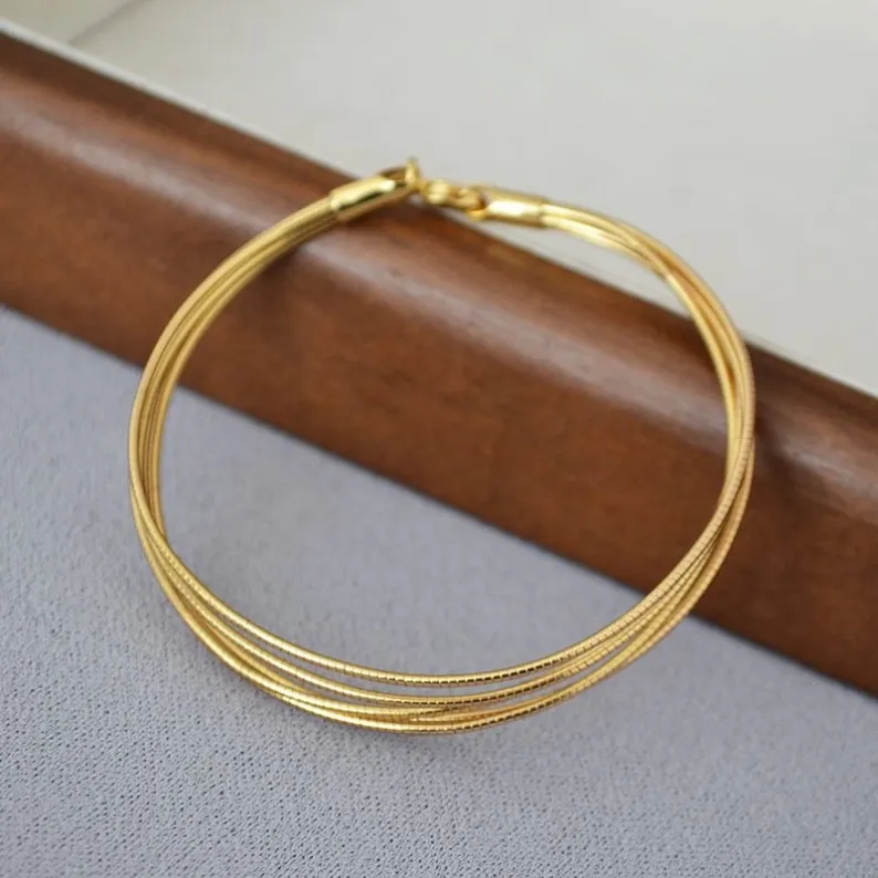 bracelets_snake_chain_01.webp