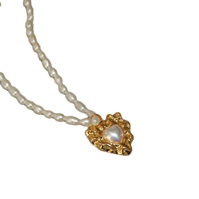 necklaces_heart_pearl_05.webp