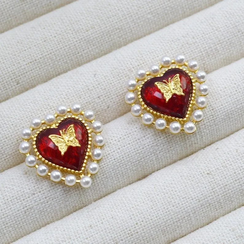 04_earrings_gold_geometric_02.webp