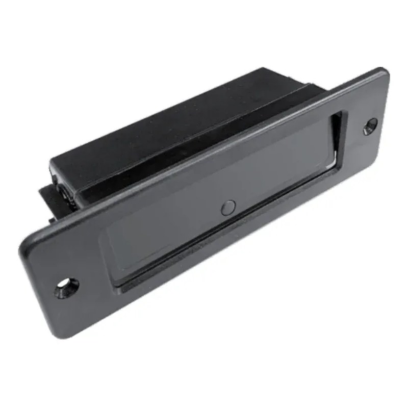 Infrared presence detector for revolving door control