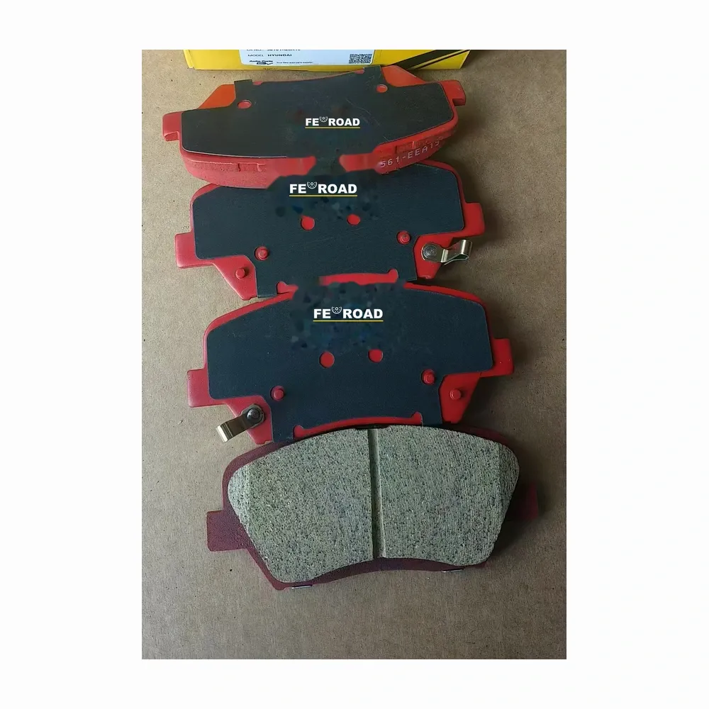 Brake pad set with retaining clips