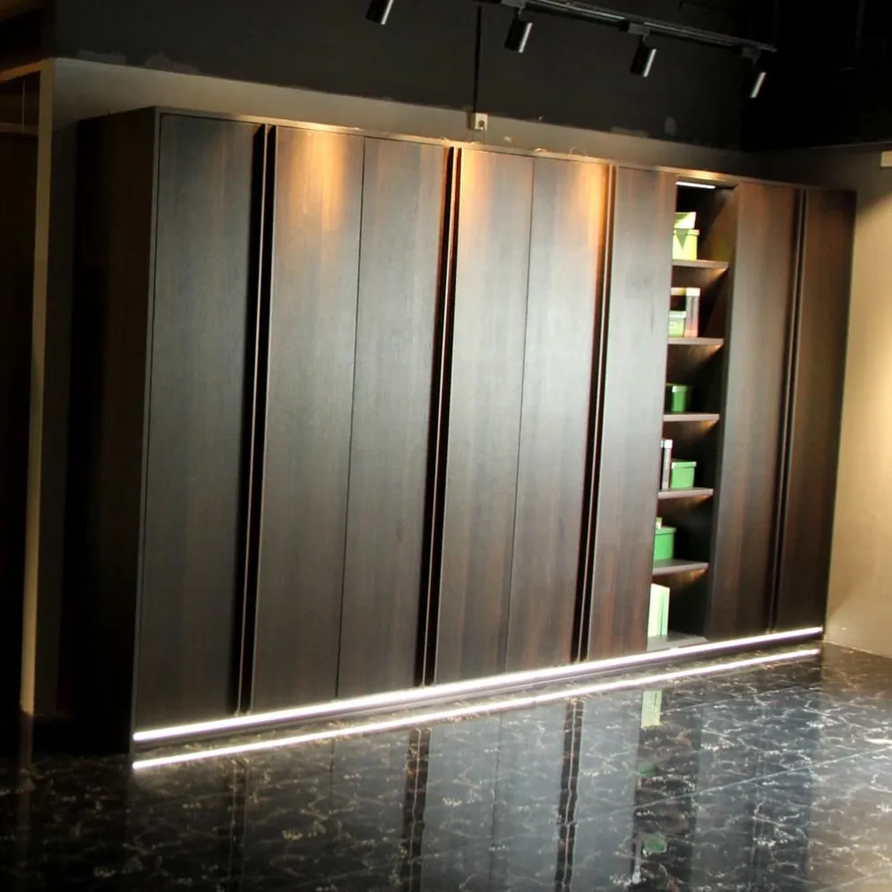 Custom wooden wardrobe manufactured by China wardrobe factory