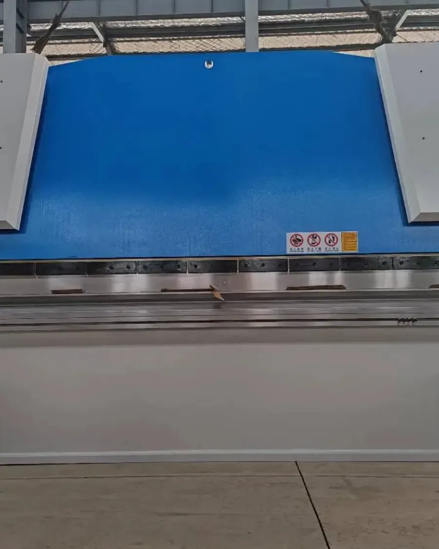 cnc-press-brake-bending-machine-metal-forming_WH_900x1125px (1)