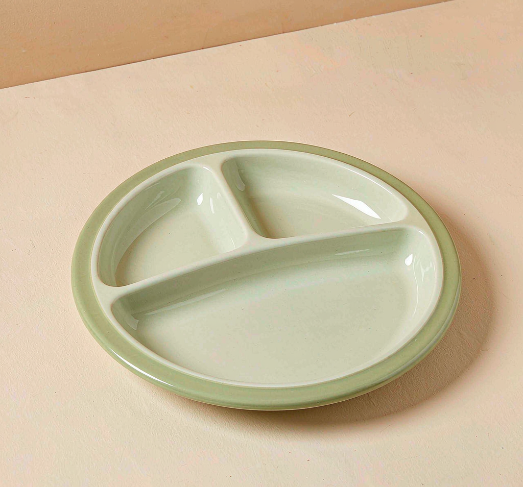 Melamine compartment lunch plate with divided sections