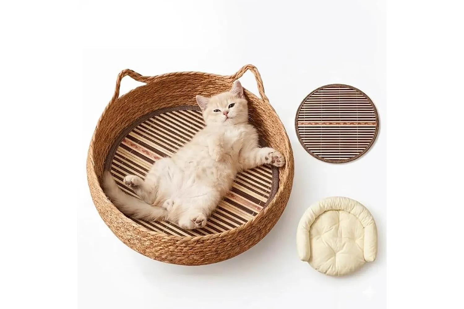 Water hyacinth pet bed for cats and small dogs