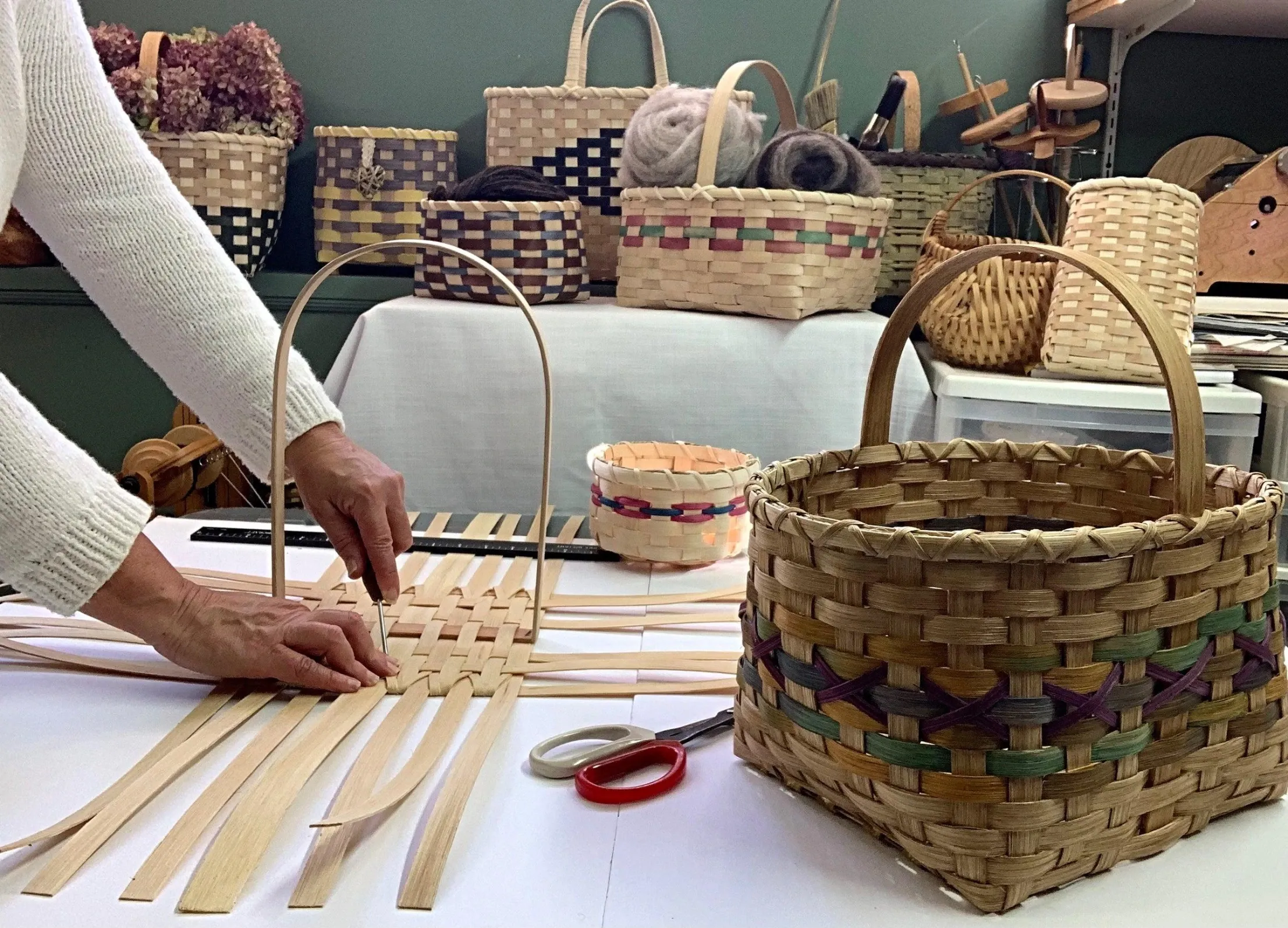 Handwoven homeware product development with natural materials in China