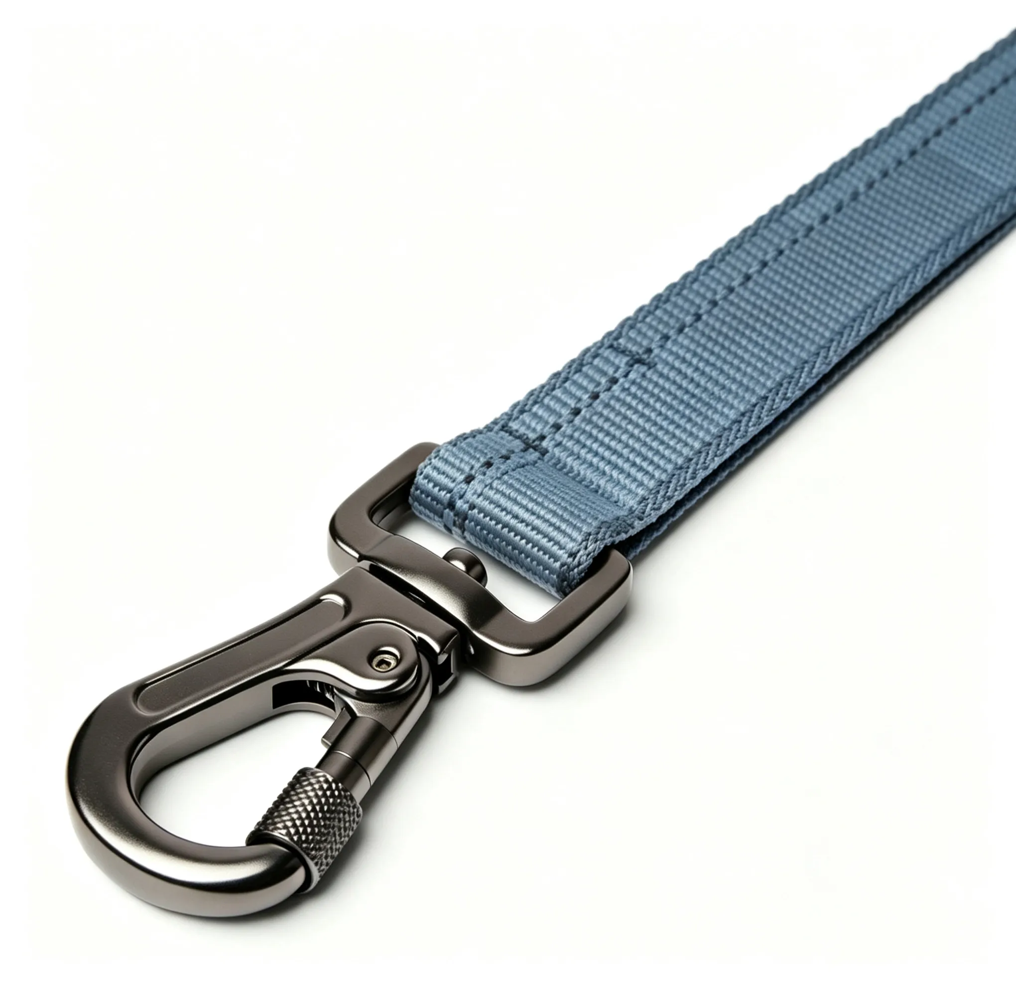 bungee-dog-leash-metal-lock-clip-detail