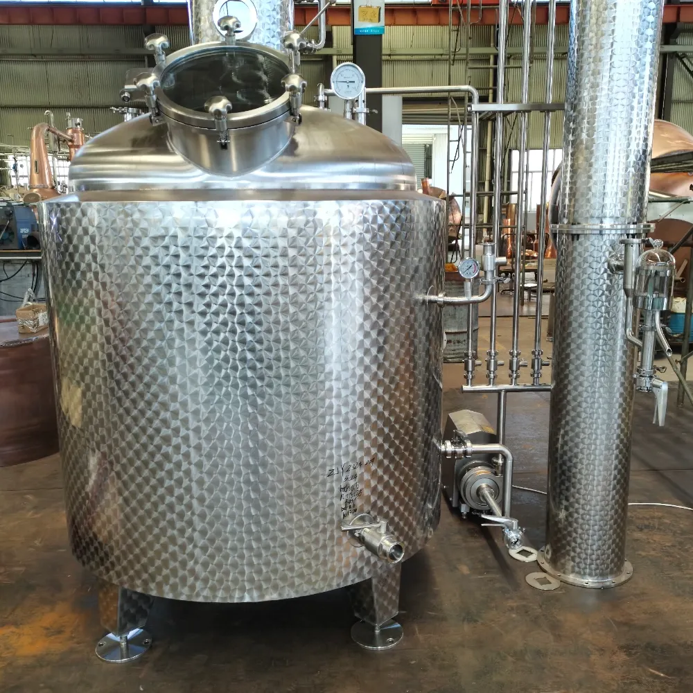 1000l‑vodka‑distillation‑unit‑stainless‑steel‑boiler‑man‑hole‑discharge‑port‑detail‑shot