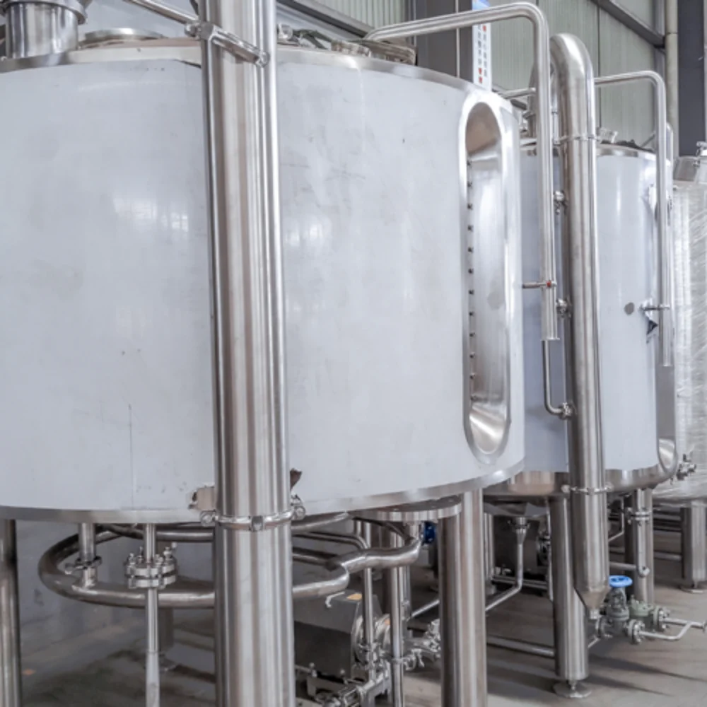 brewhouse-vessel-with-level-gauge_WH_1000x1000px