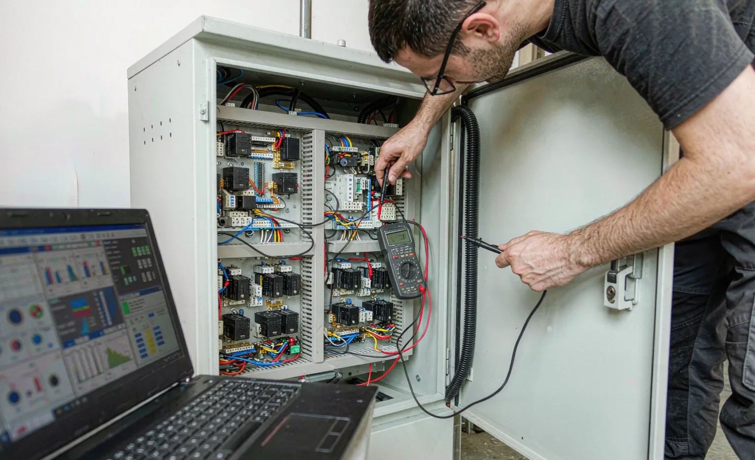 A_technician_performing_FAT_fu_2026-08-25T02-15-30