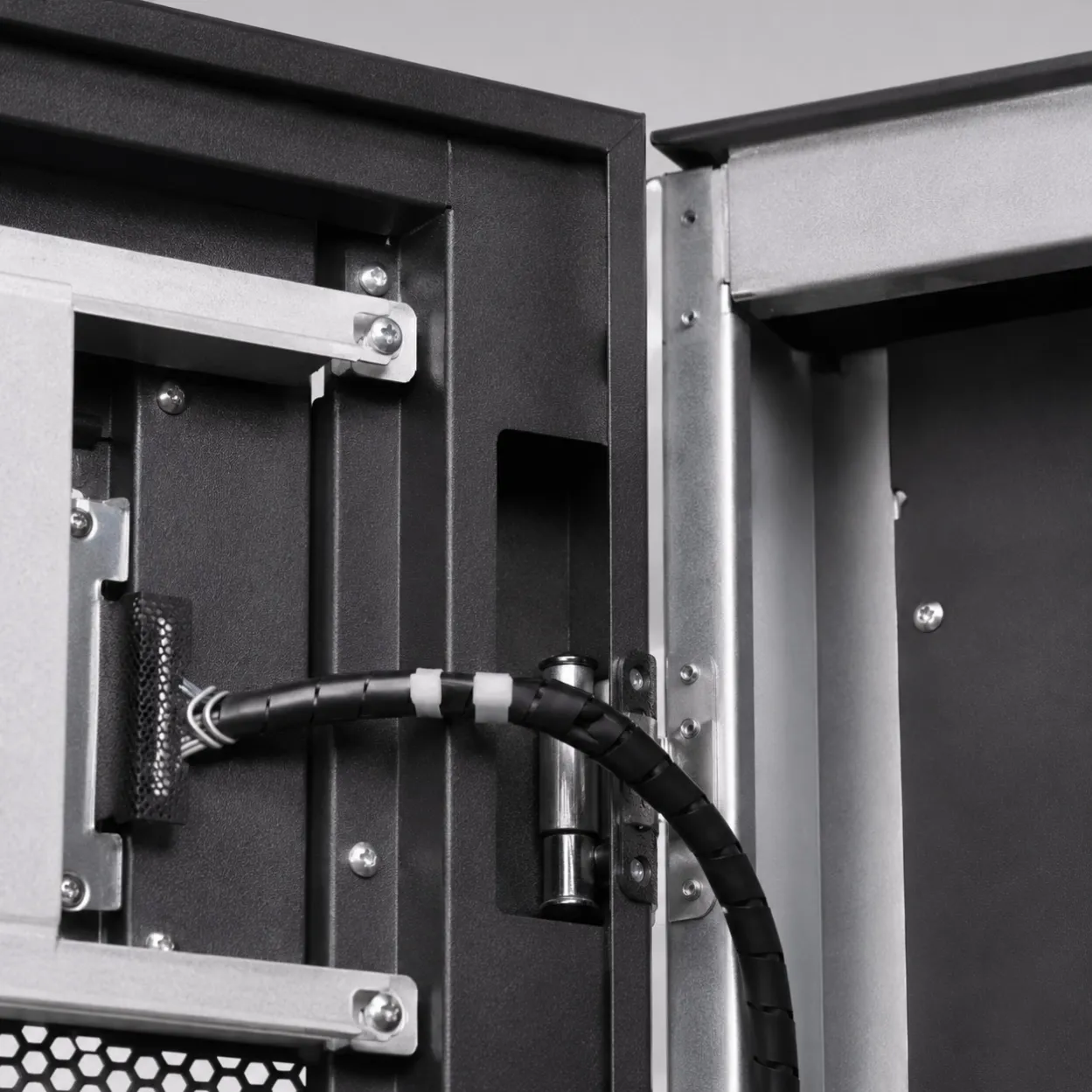 Modular UPS Systems(4)