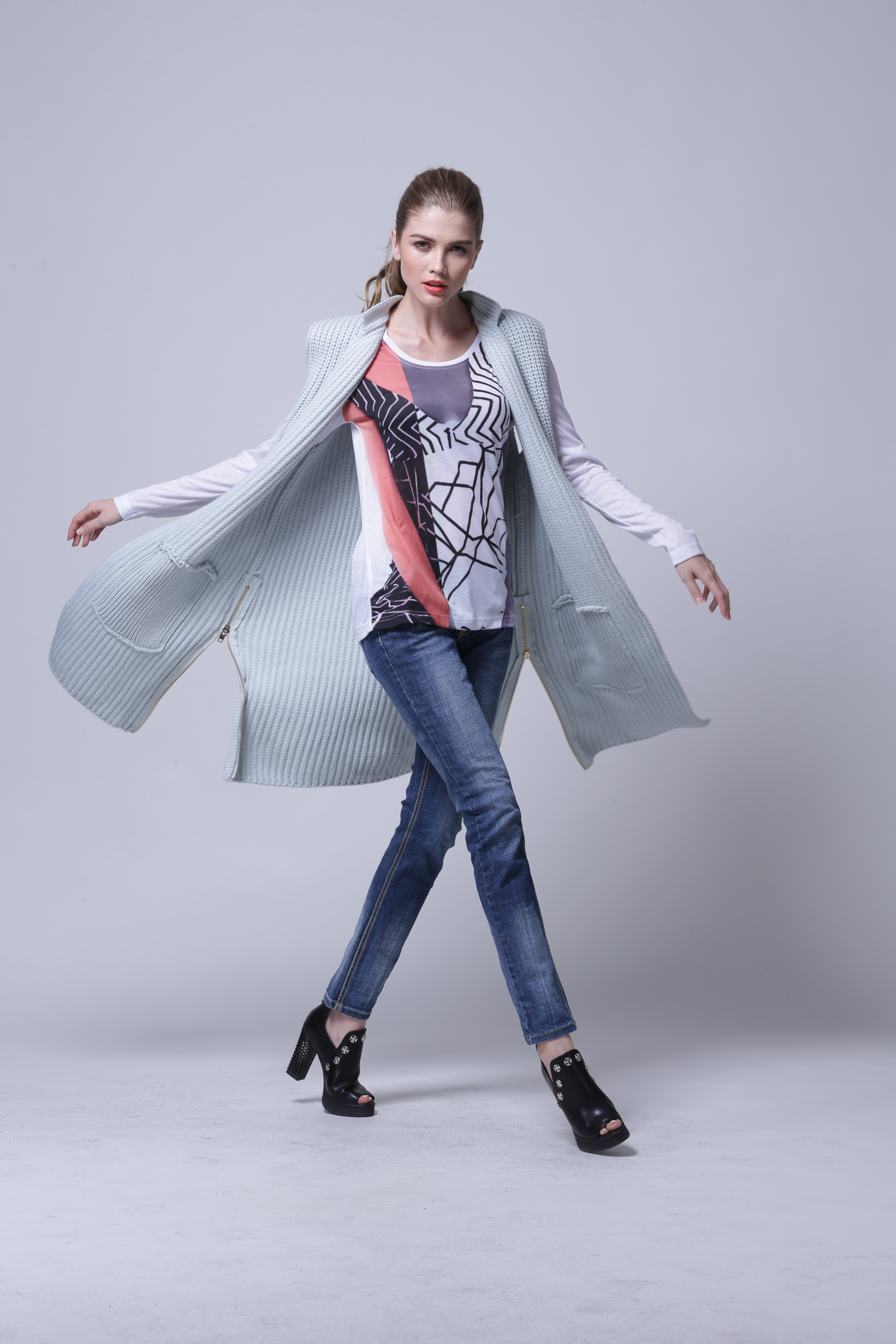 Side angle profile illustrating graceful drape of cardigan IMC111