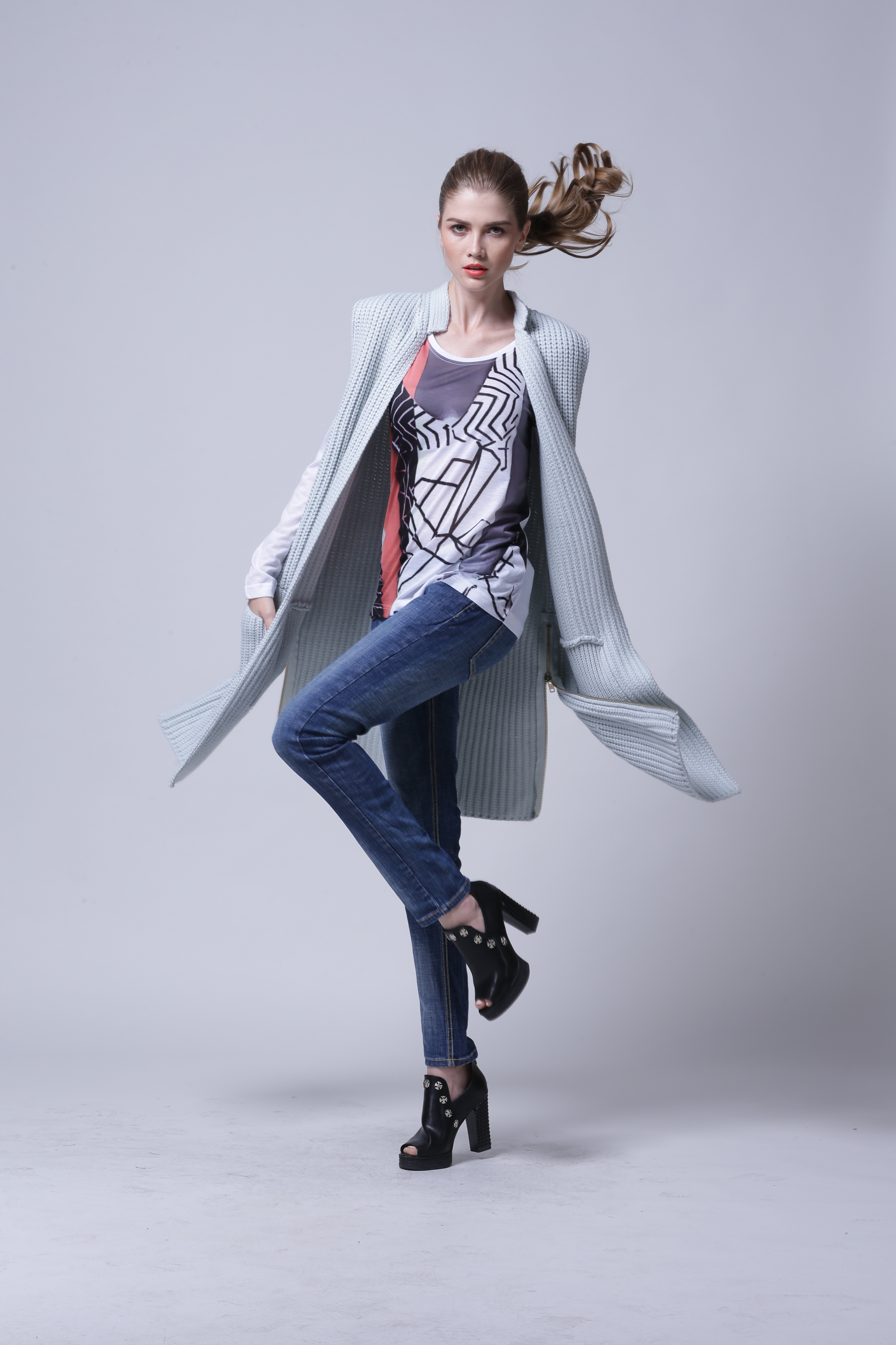 Versatile styling look featuring women's knitted cardigan IMC111