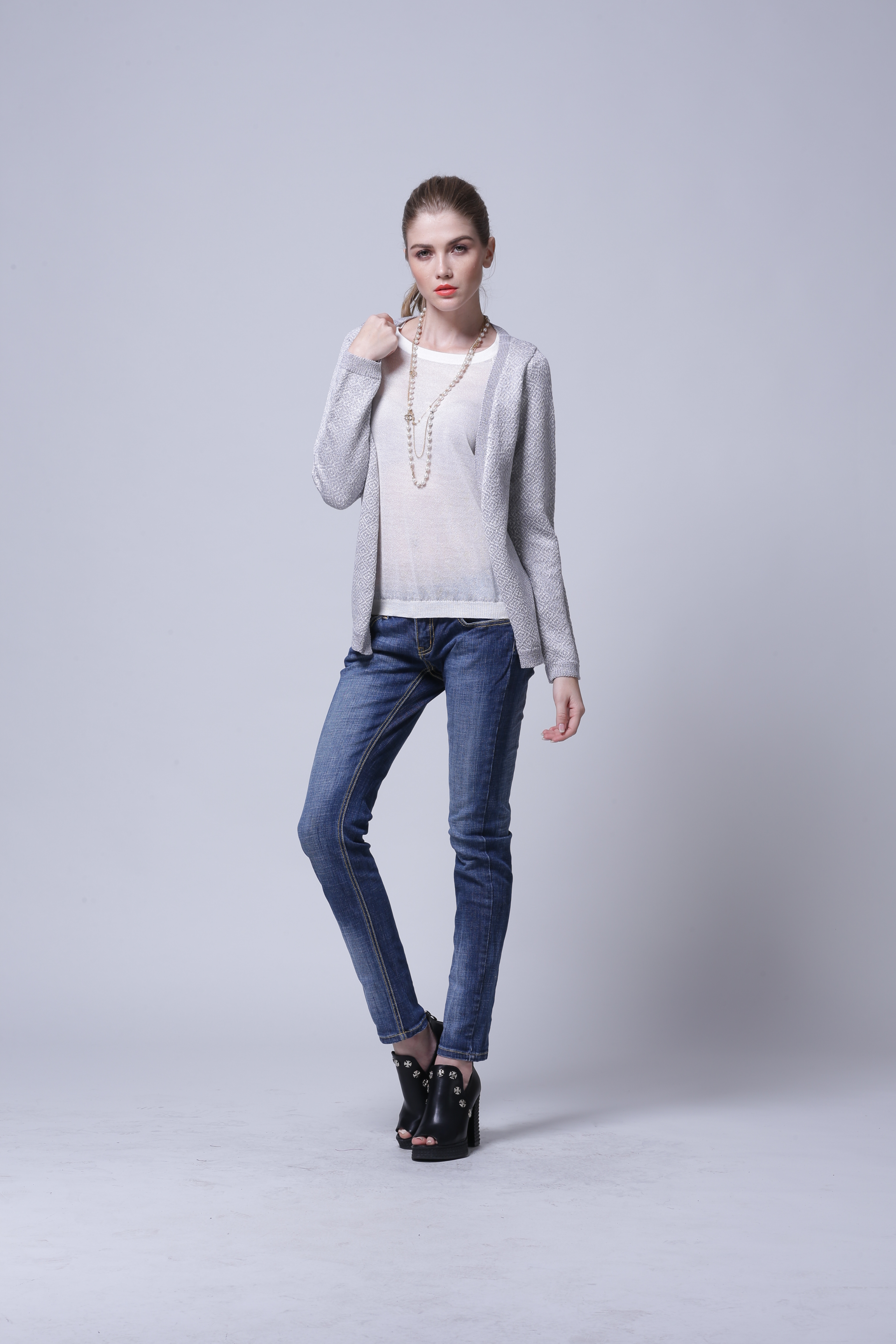 Clean frontal look of women's knitted cardigan IMC109 for retail buyers