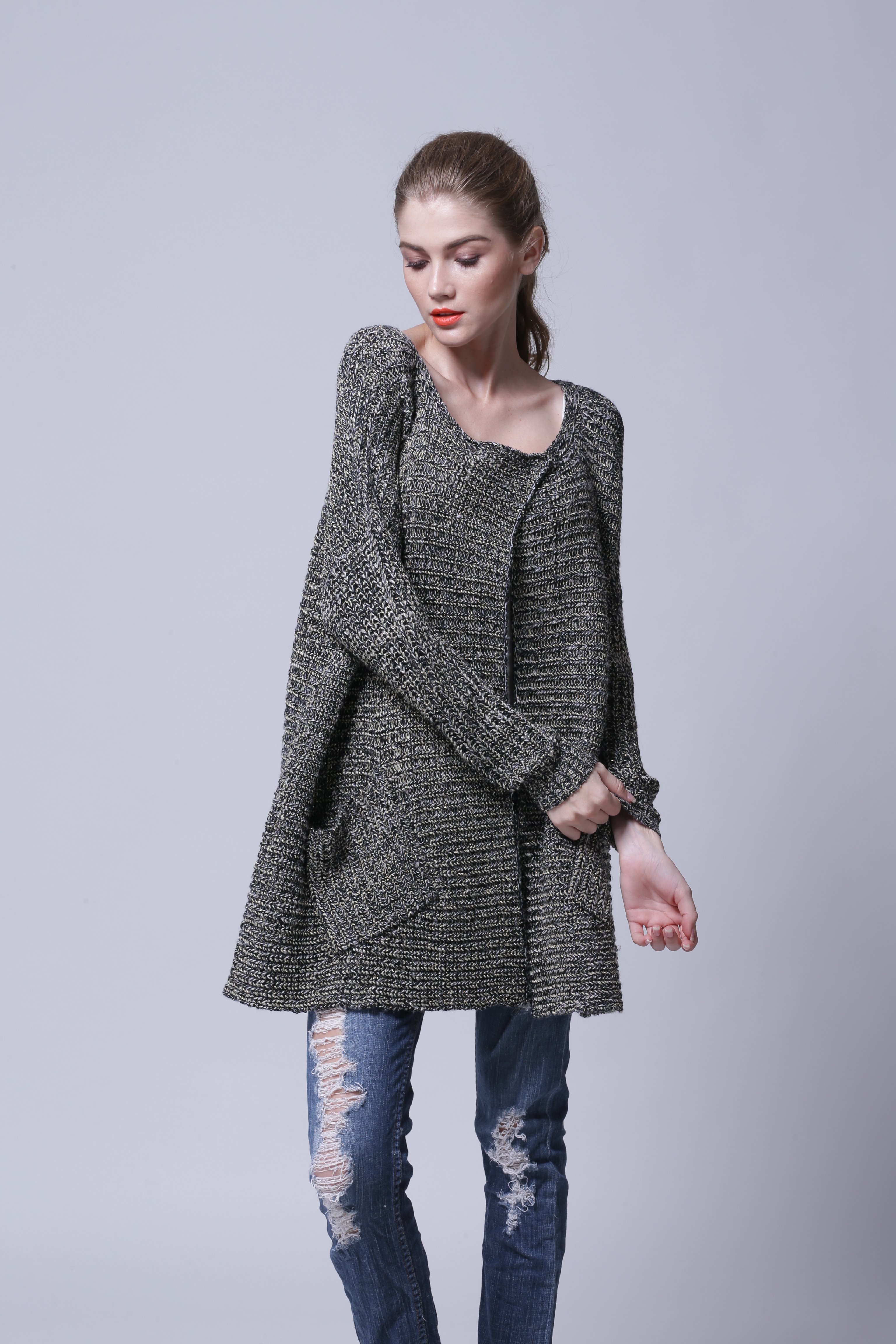 Women's knitted cardigan IMC104 – angled side silhouette in studio display