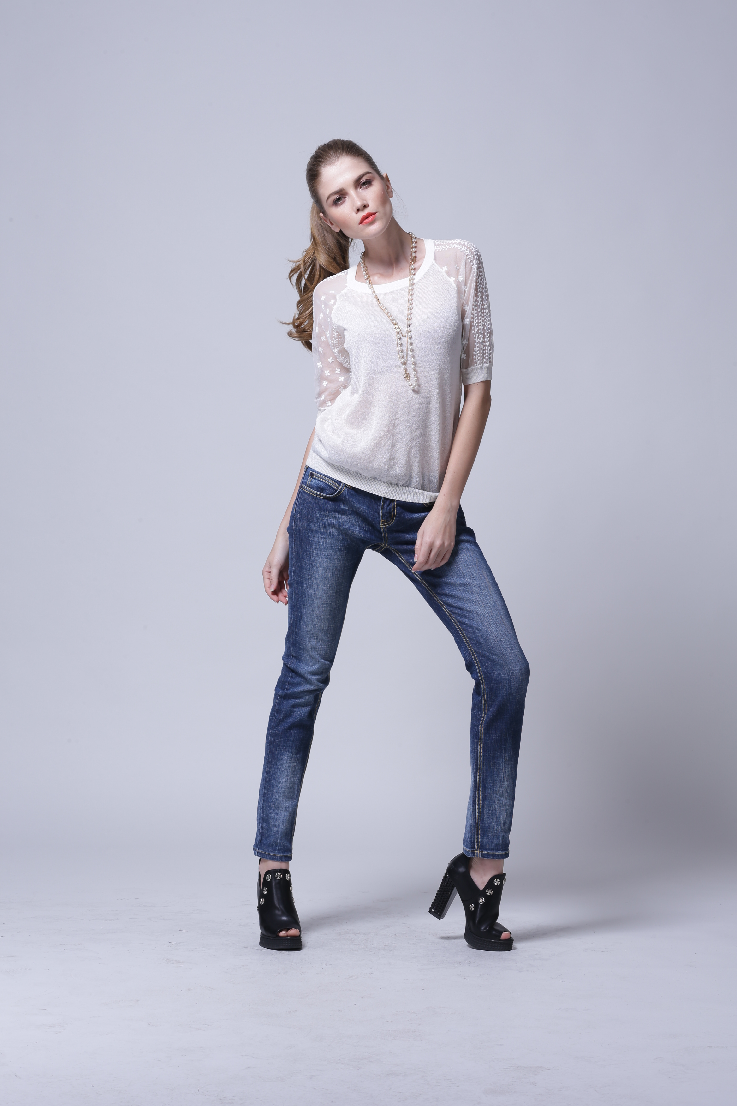 Layered styling composition featuring women's pullover IMP115