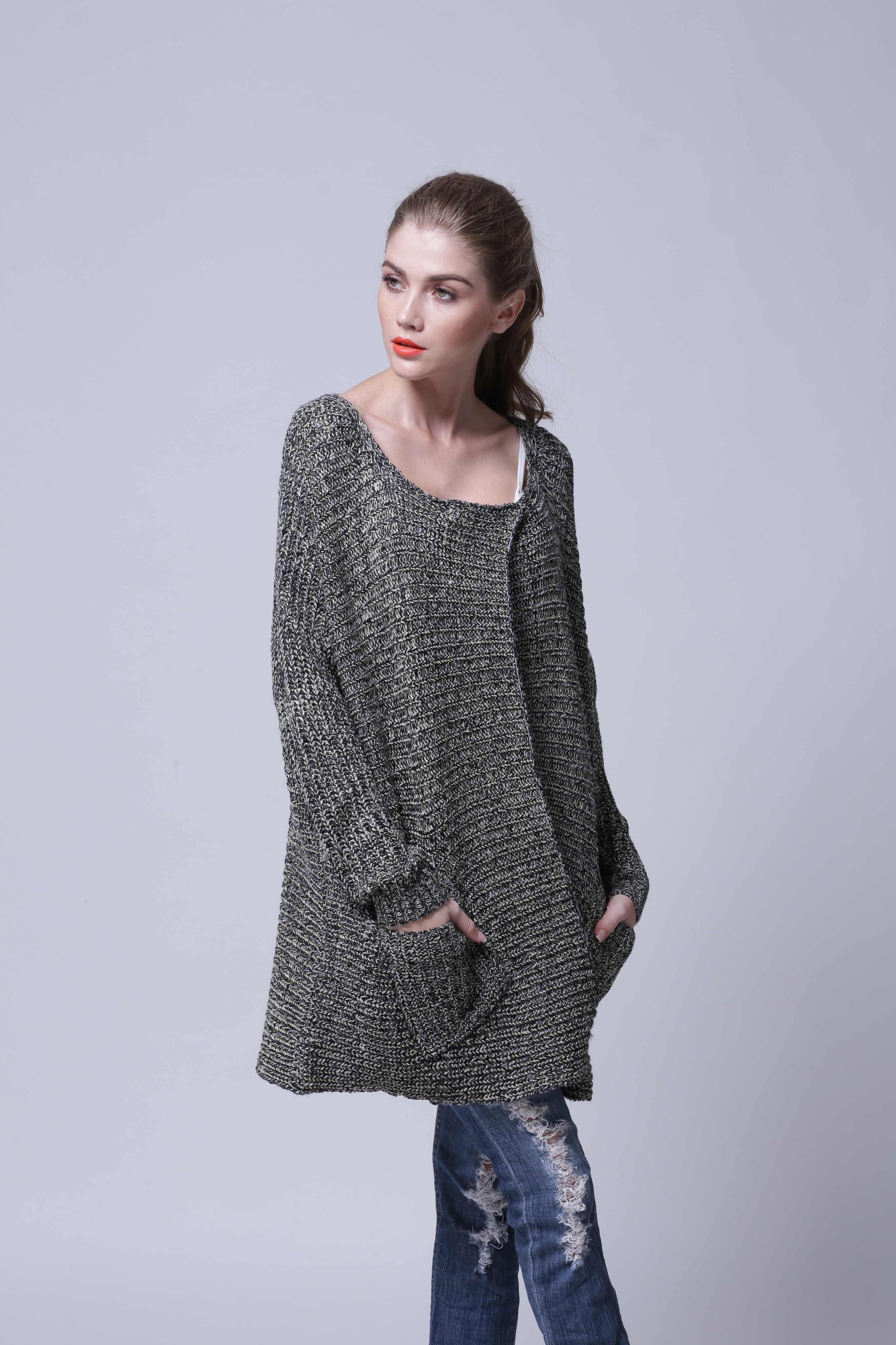 Women's knitted cardigan IMC104 – textured knit surface and trim detail