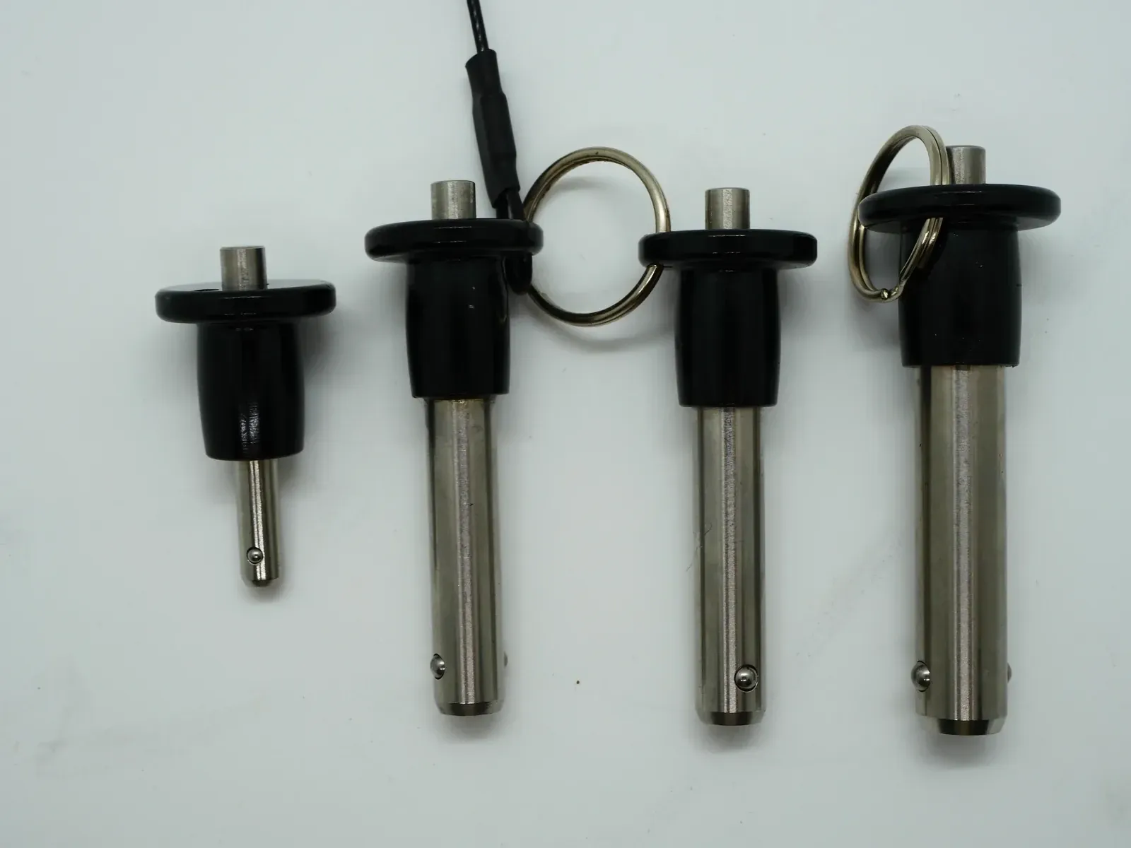 skn quick release pins in several diameters with safety cables