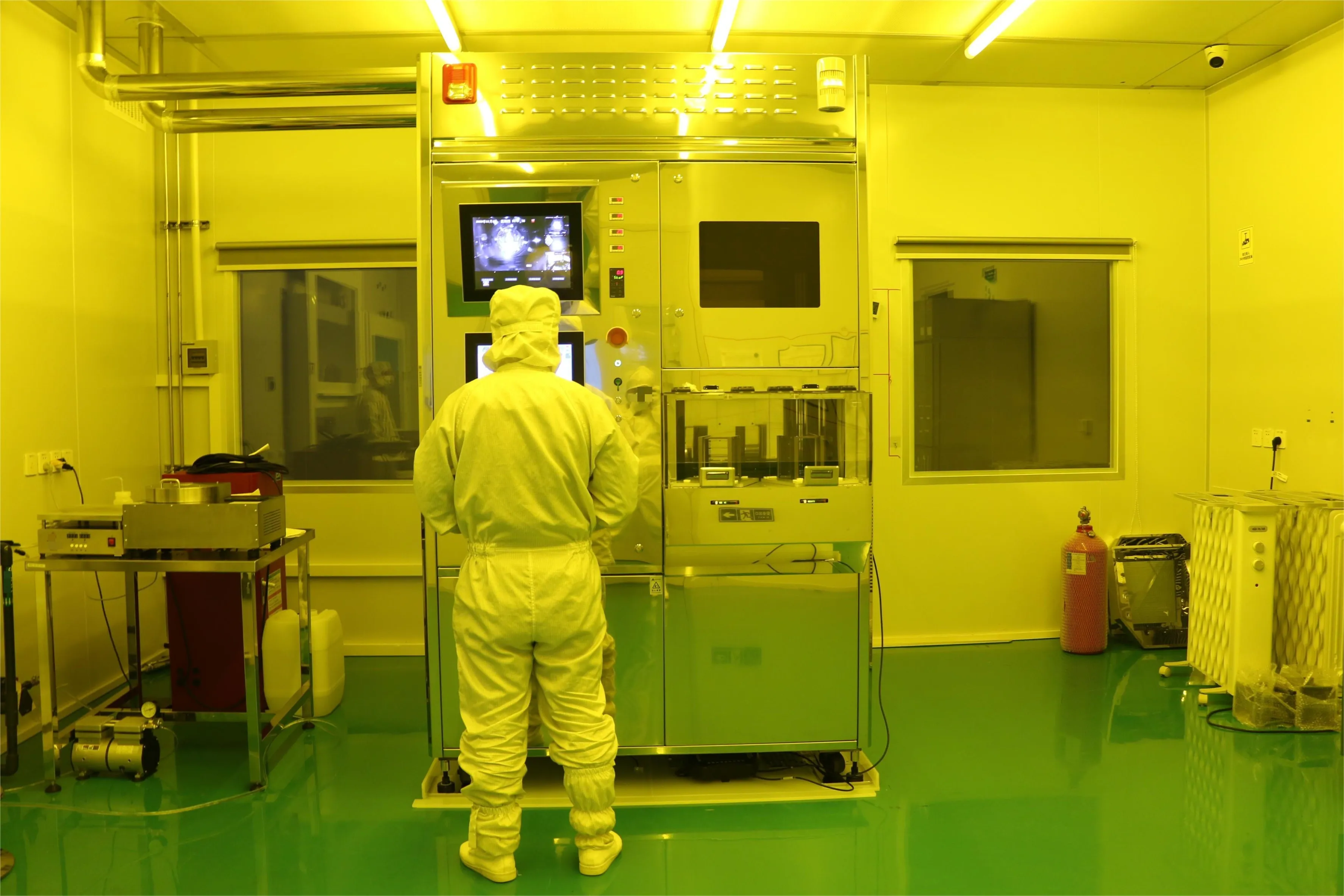 VCSEL wafer-level process resource coordination for custom laser device development