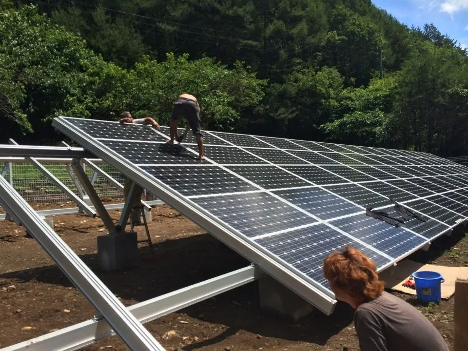 Tripod photovoltaic mounting stent system for level roofs and ground arrays
