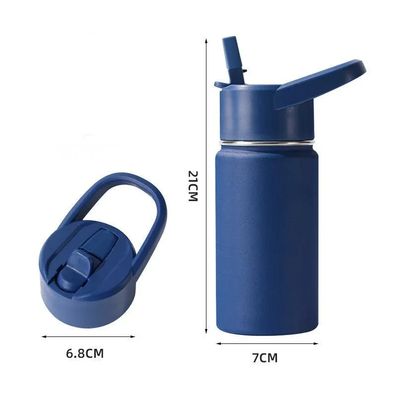 Navy blue straw water bottle with flip-handle lid and dimension annotations 21 cm height and 7 cm diameter