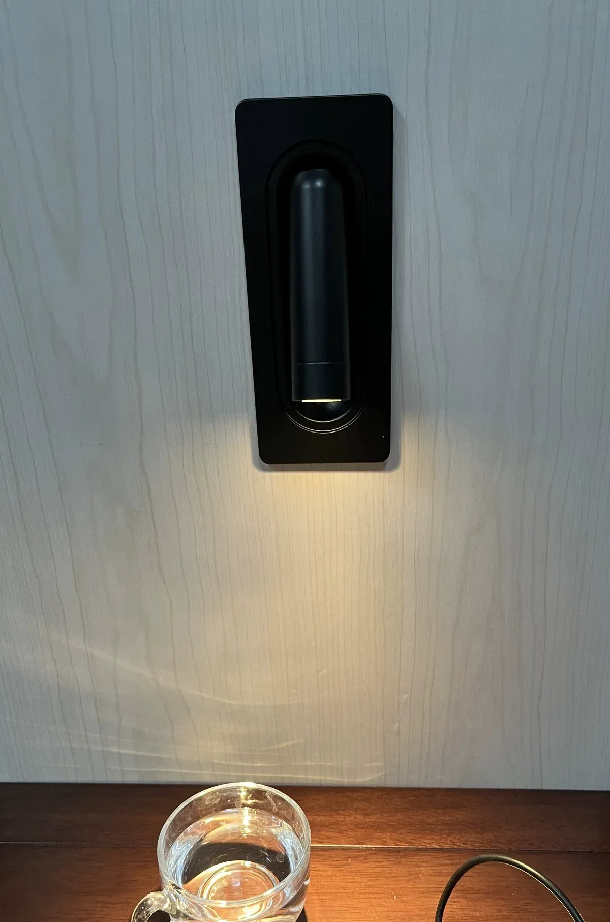spw-2605-black-bedside-reading-light-warm-light-wall-installation