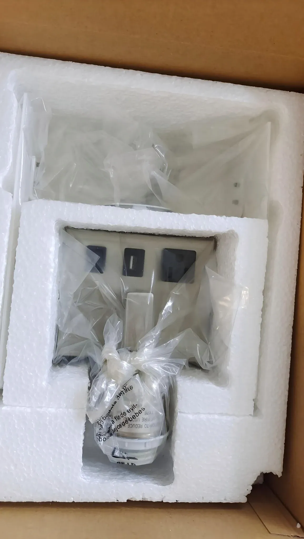 spw-2601-hotel-bedside-wall-sconce-protective-foam-packaging-detail