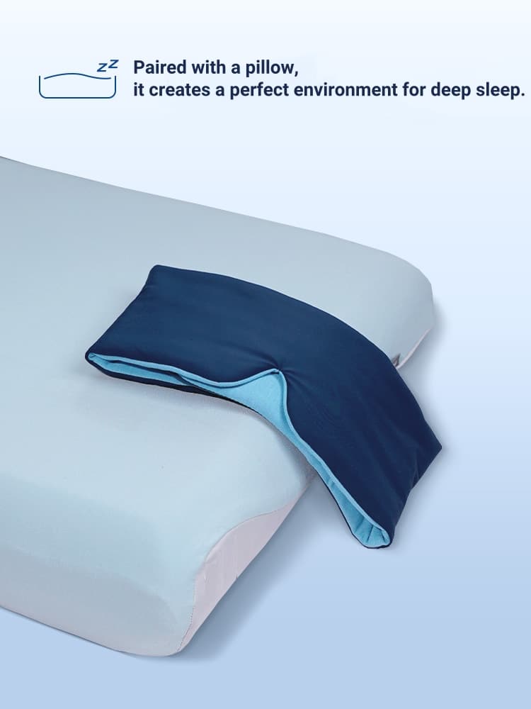 Sleep mask contoured profile view