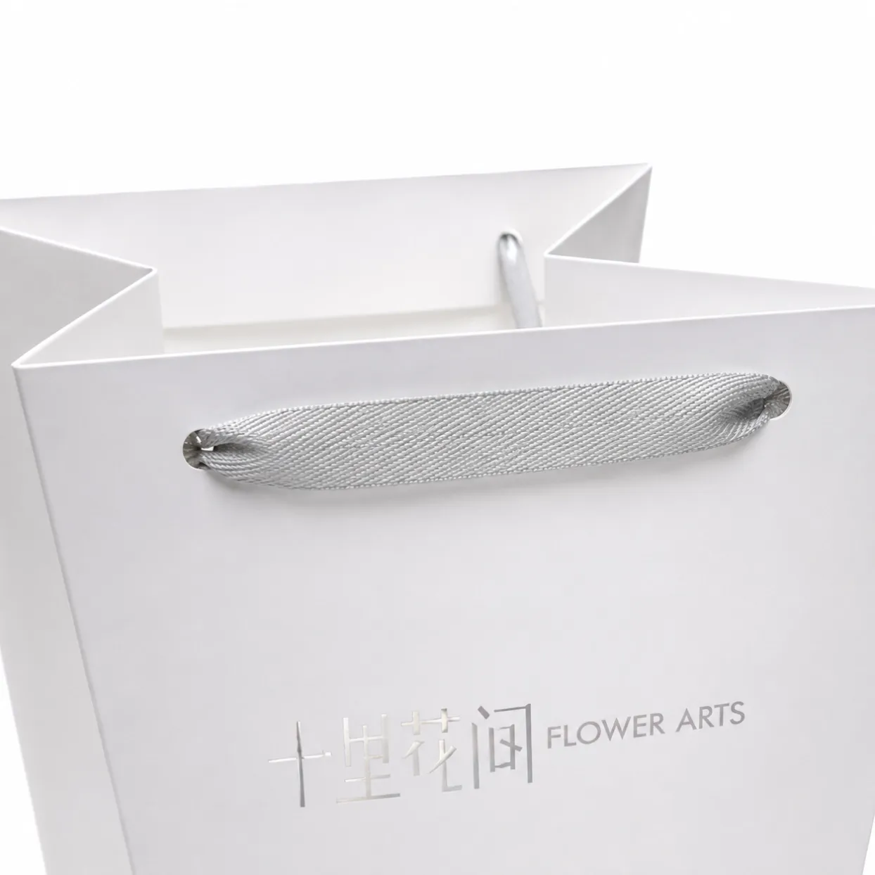 white-florist-paper-bag-4