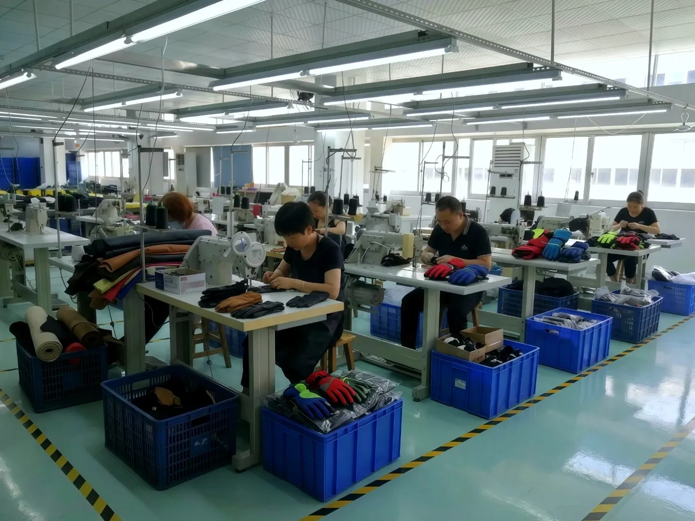 Custom glove sewing and mass production at ZEYUN PROTEX factory