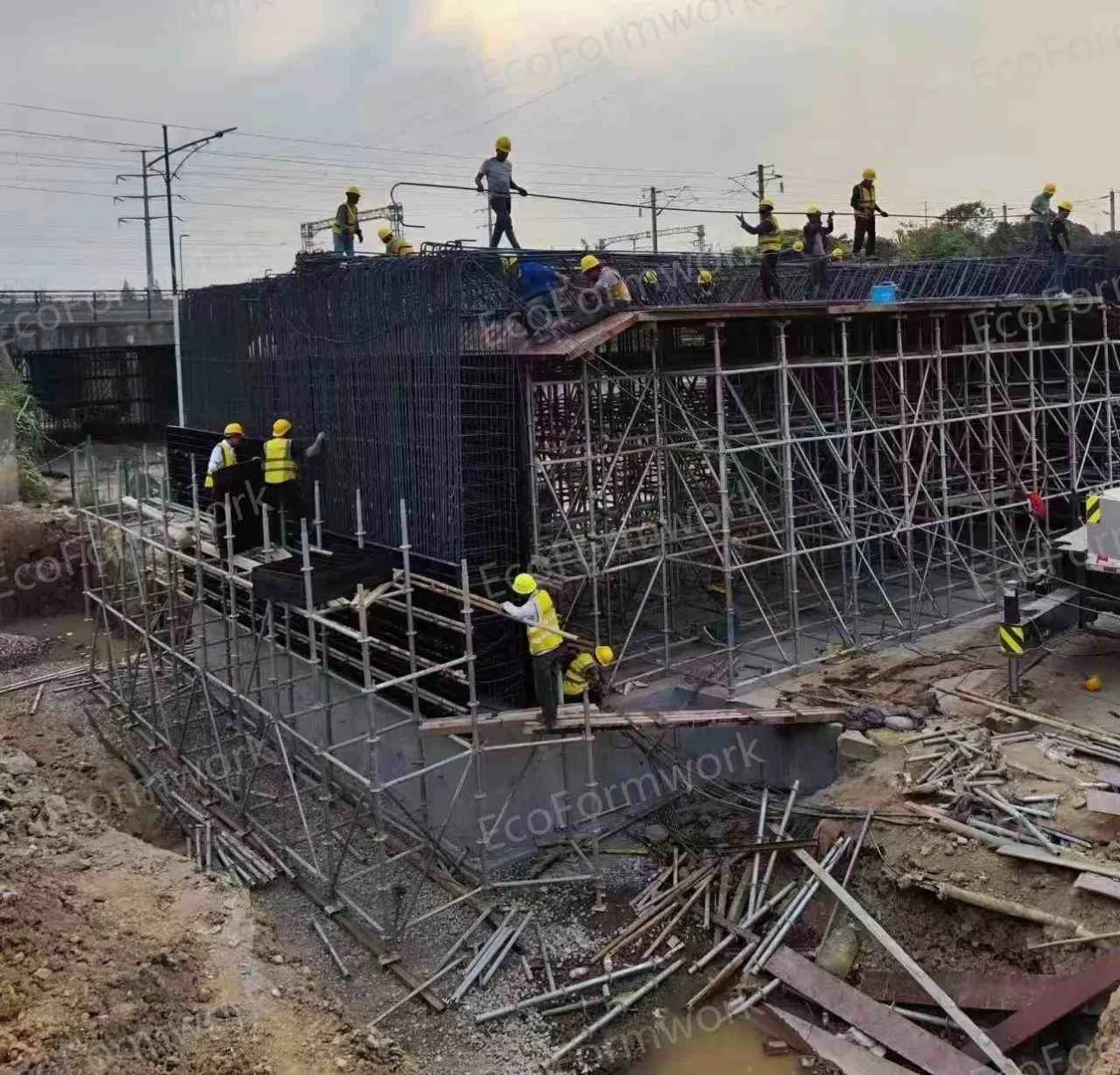 lightweight-formwork-no-crane-handling