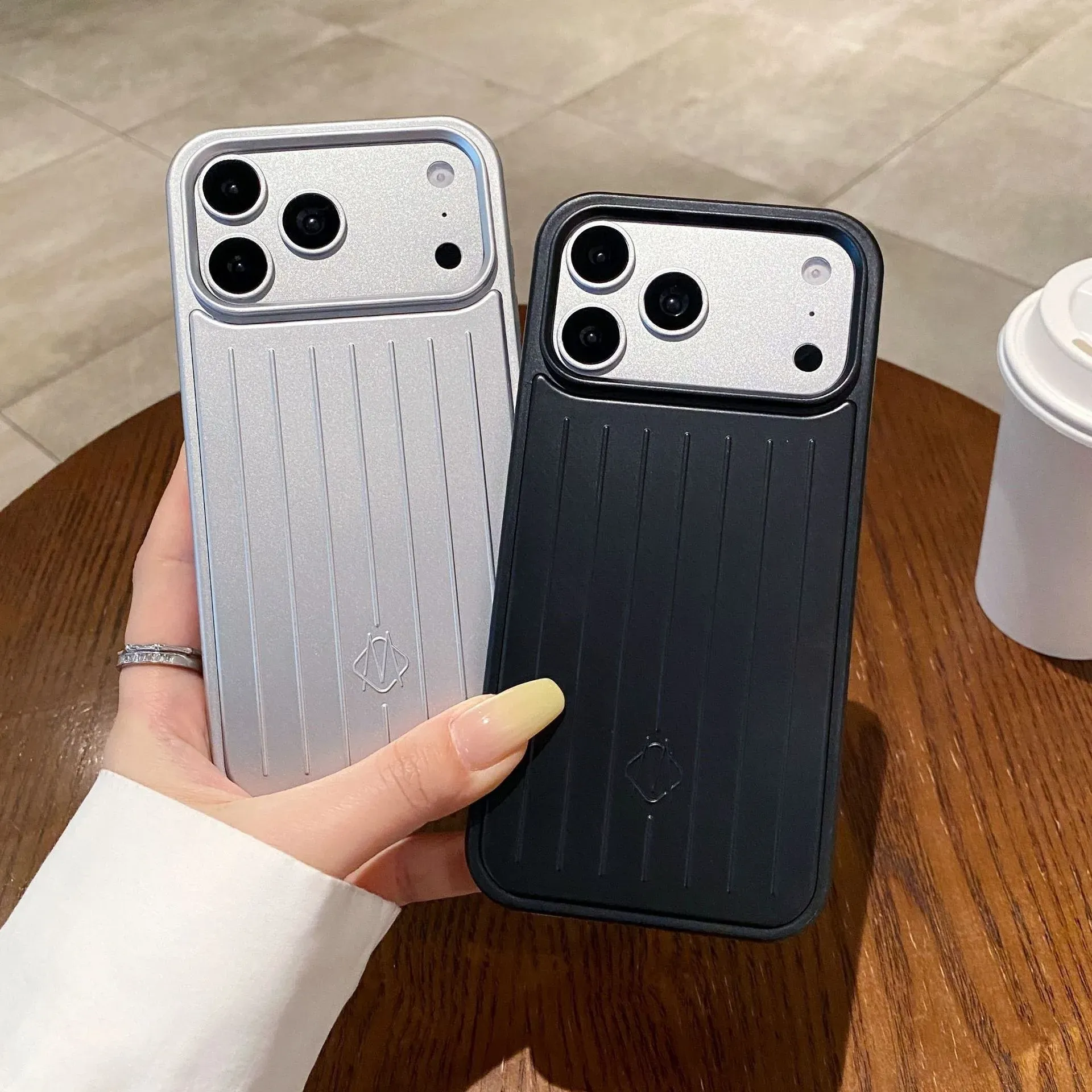 Carbon fiber texture PC protective phone case, main product photo