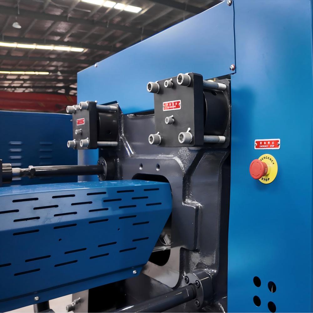 threeplast-injection-machine