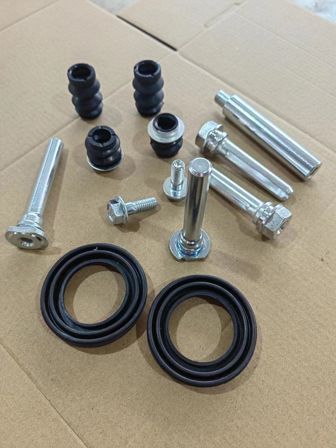 Slide guide pin kit with rubber boots for Toyota, Nissan and Honda calipers