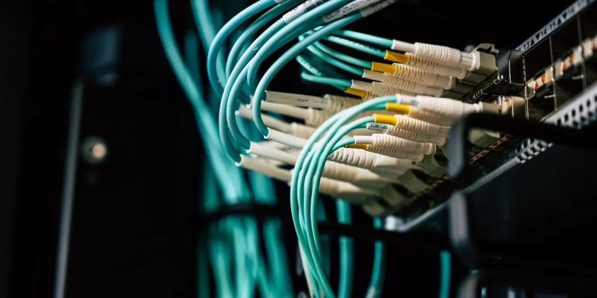 axonode-optical-transceiver-deployment-guide-hero