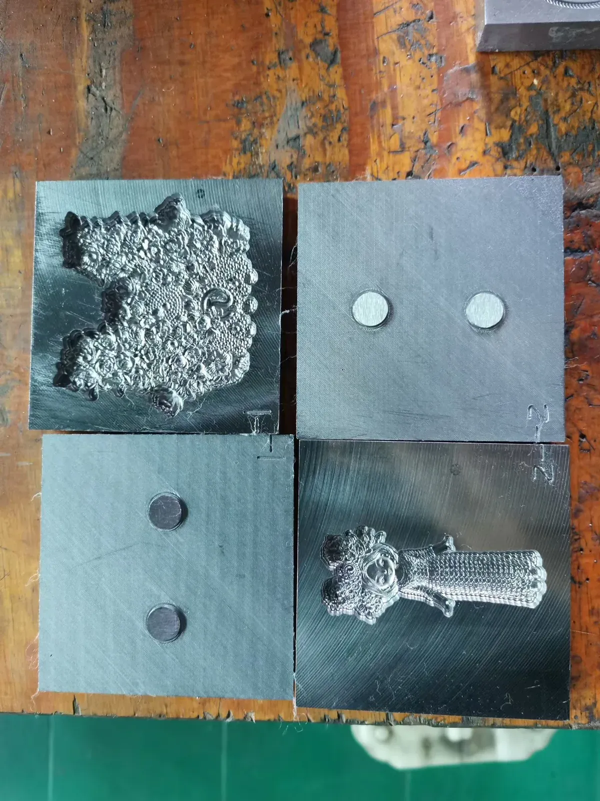 engraved-mold-set.webp
