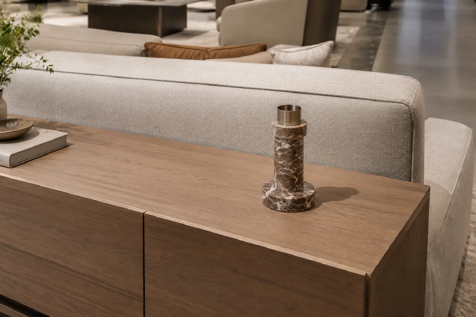 marble-candle-holder-showroom