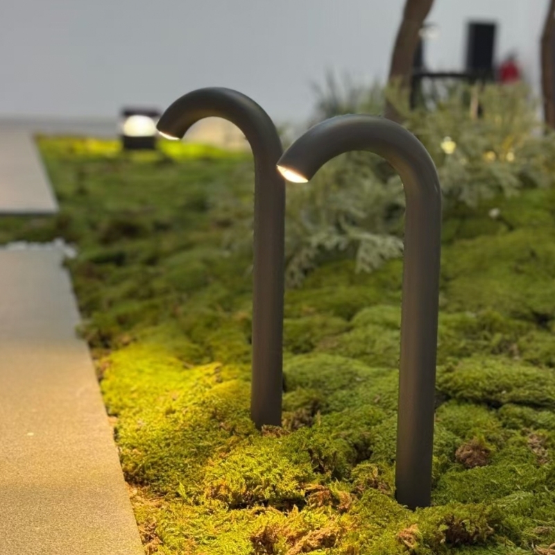 Swan-Neck | Organic Minimalist Garden Bollard | IP65 CREE LE - view 1