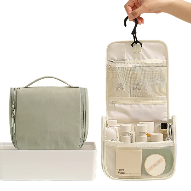 Toiletry Bag8-2
