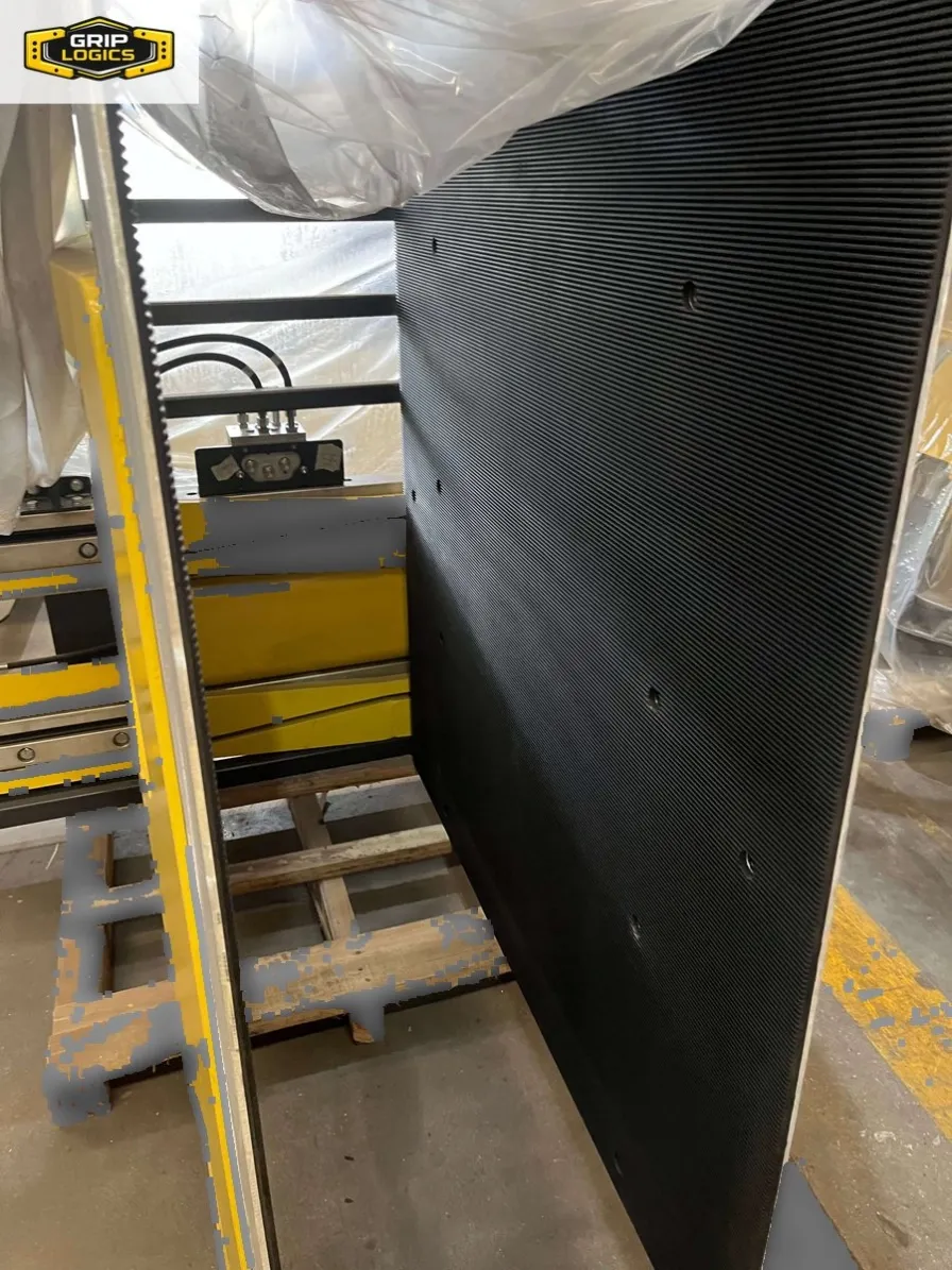 carton-clamp-forklift-attachment-003