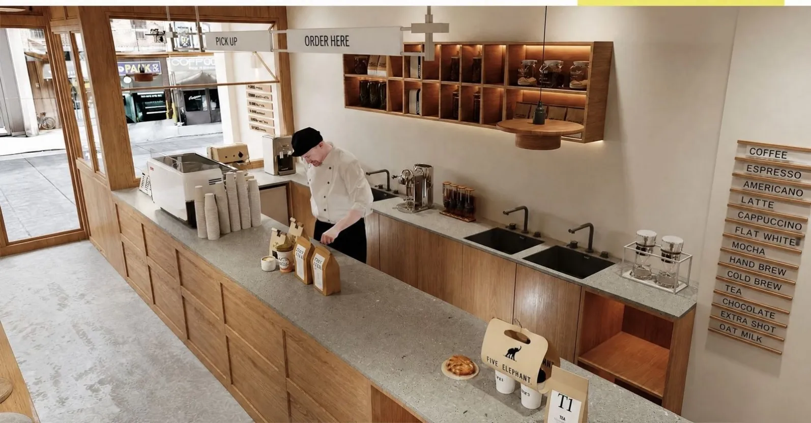 five-elephant-coffee-bar-counter