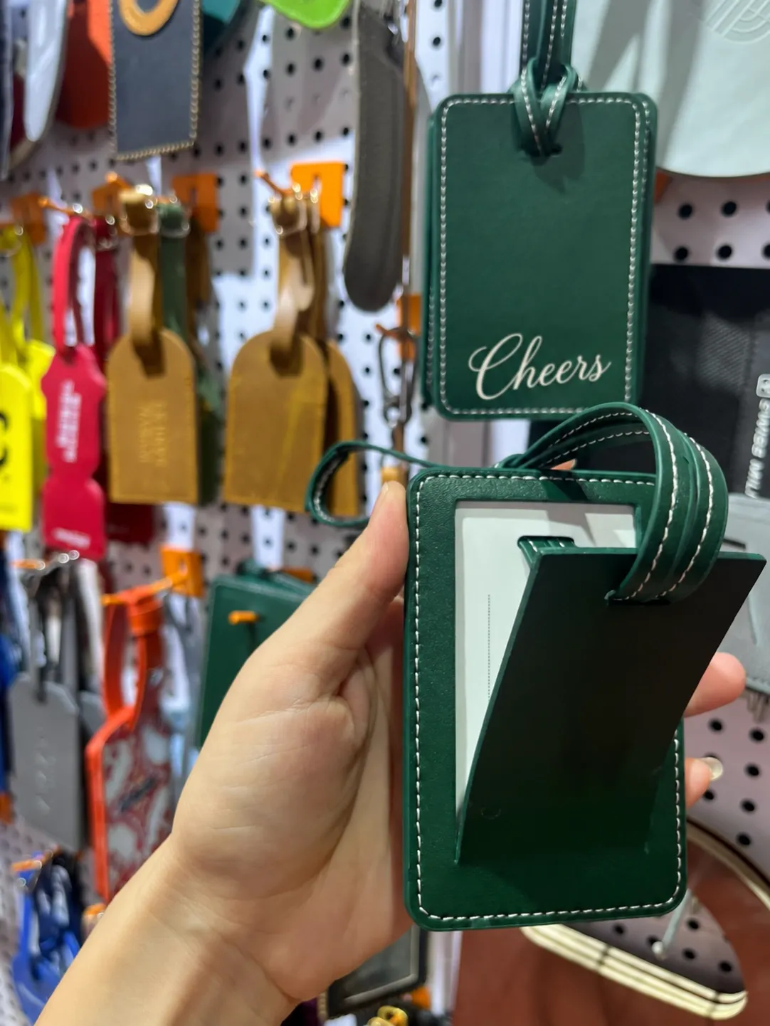 custom-green-leather-luggage-tag-id-window.png