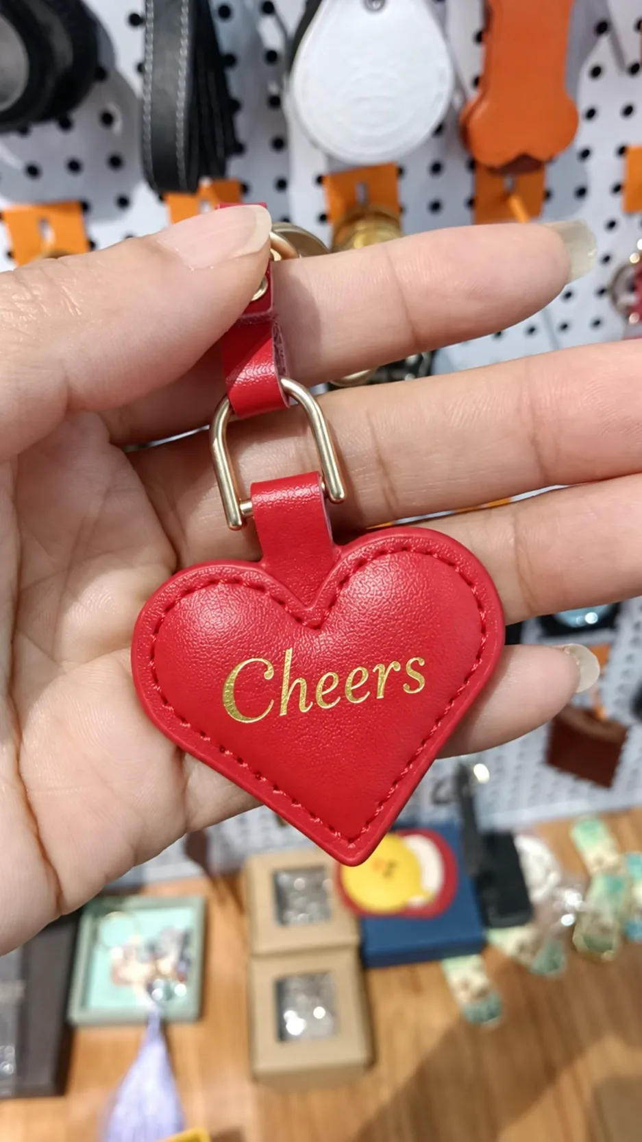 custom-red-heart-shaped-luggage-tag.png