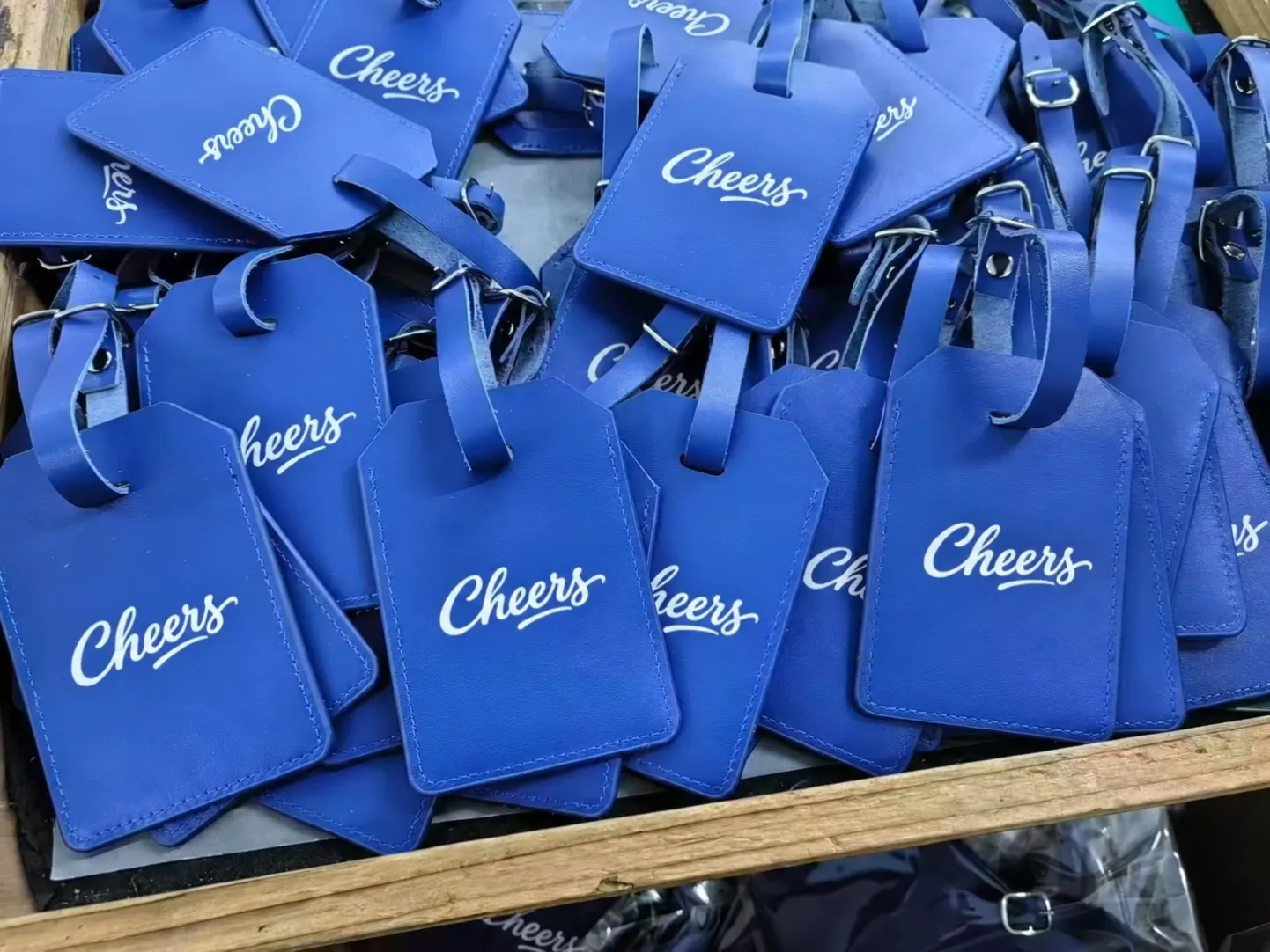 custom-blue-luggage-tags-bulk-order.png