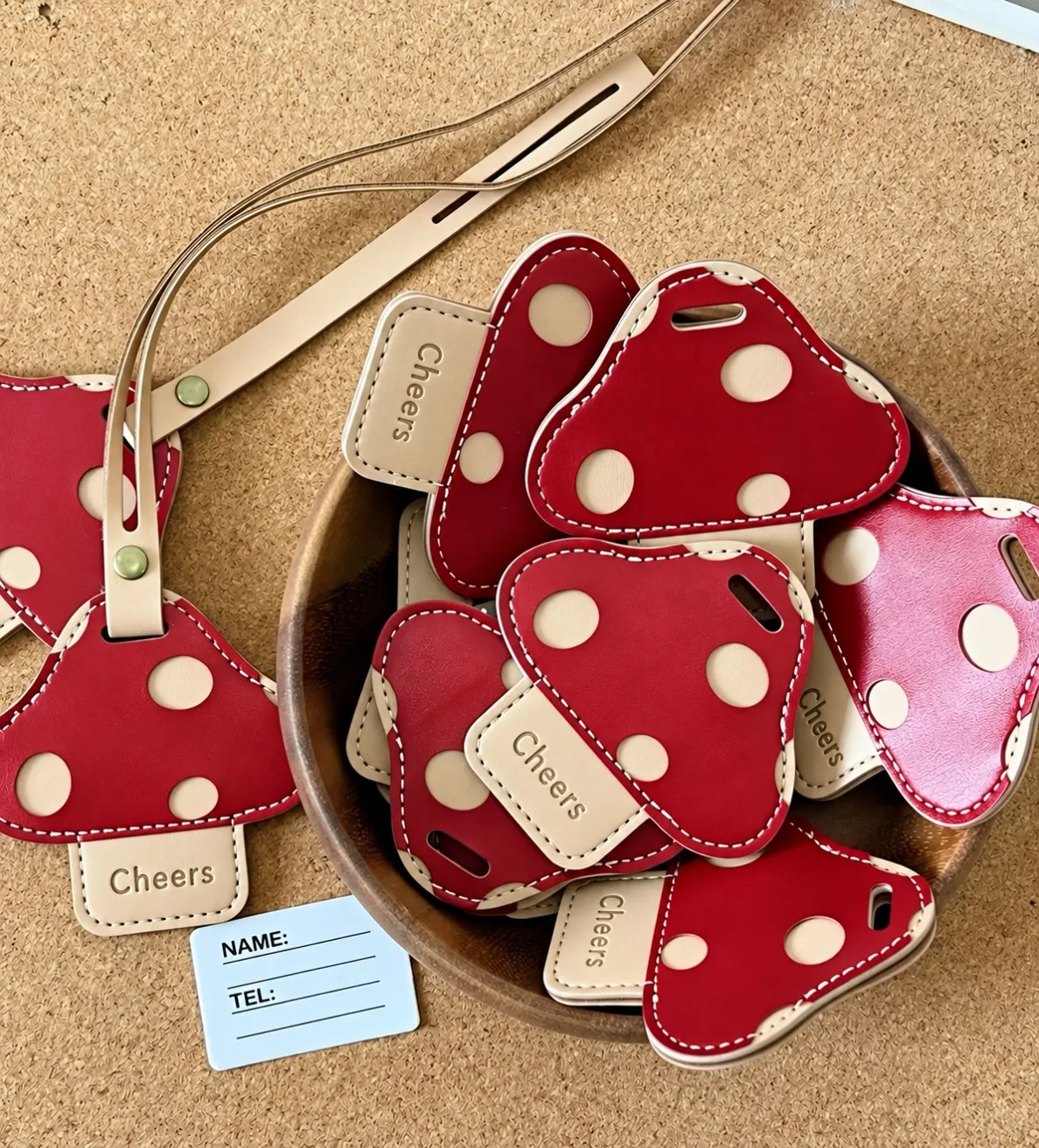 custom-red-polka-dot-luggage-tags.png