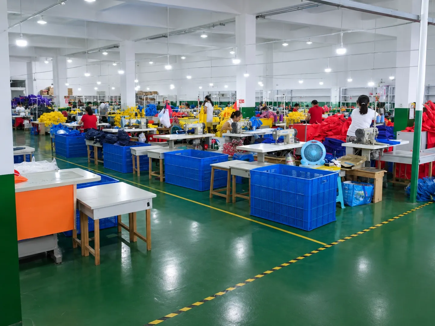 Custom bag sewing and production process at RUNSHINE