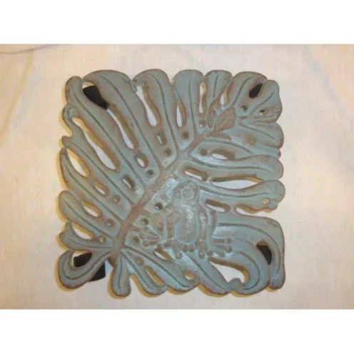 Cast iron square decorative grate, antique feather relief hollow garden cover