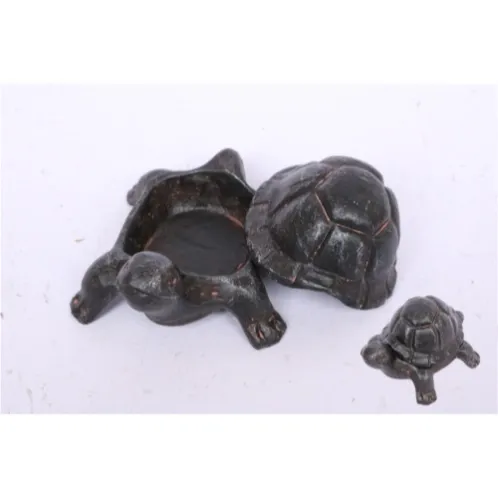 Cast iron hippo trinket box 17BL1436